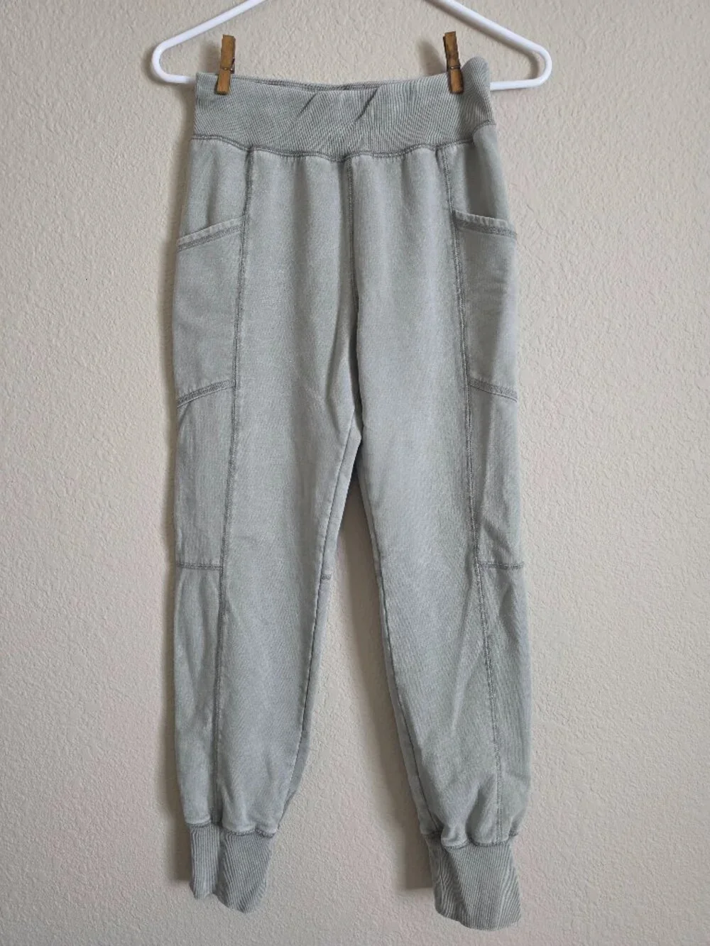 Girl's Light Gray Joggers Size L (12-14)